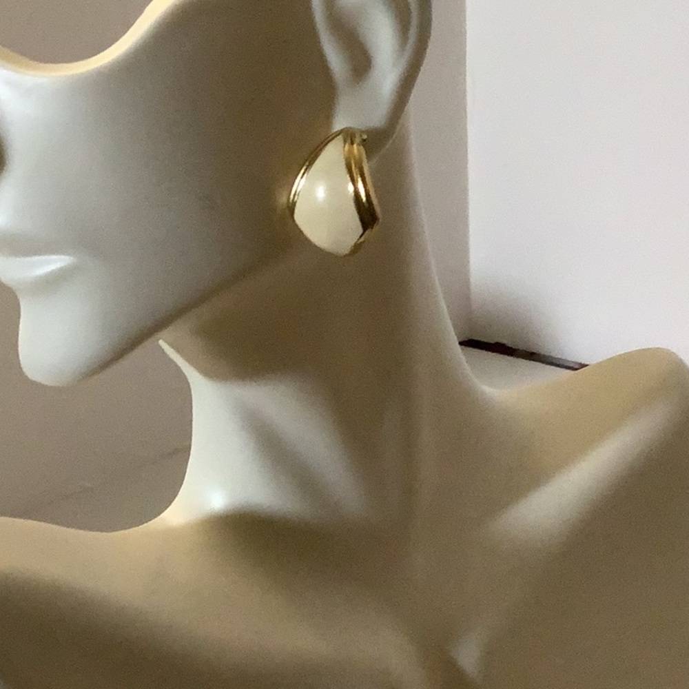 Monet earrings vintage gold cream pierced enamel statement retro modern